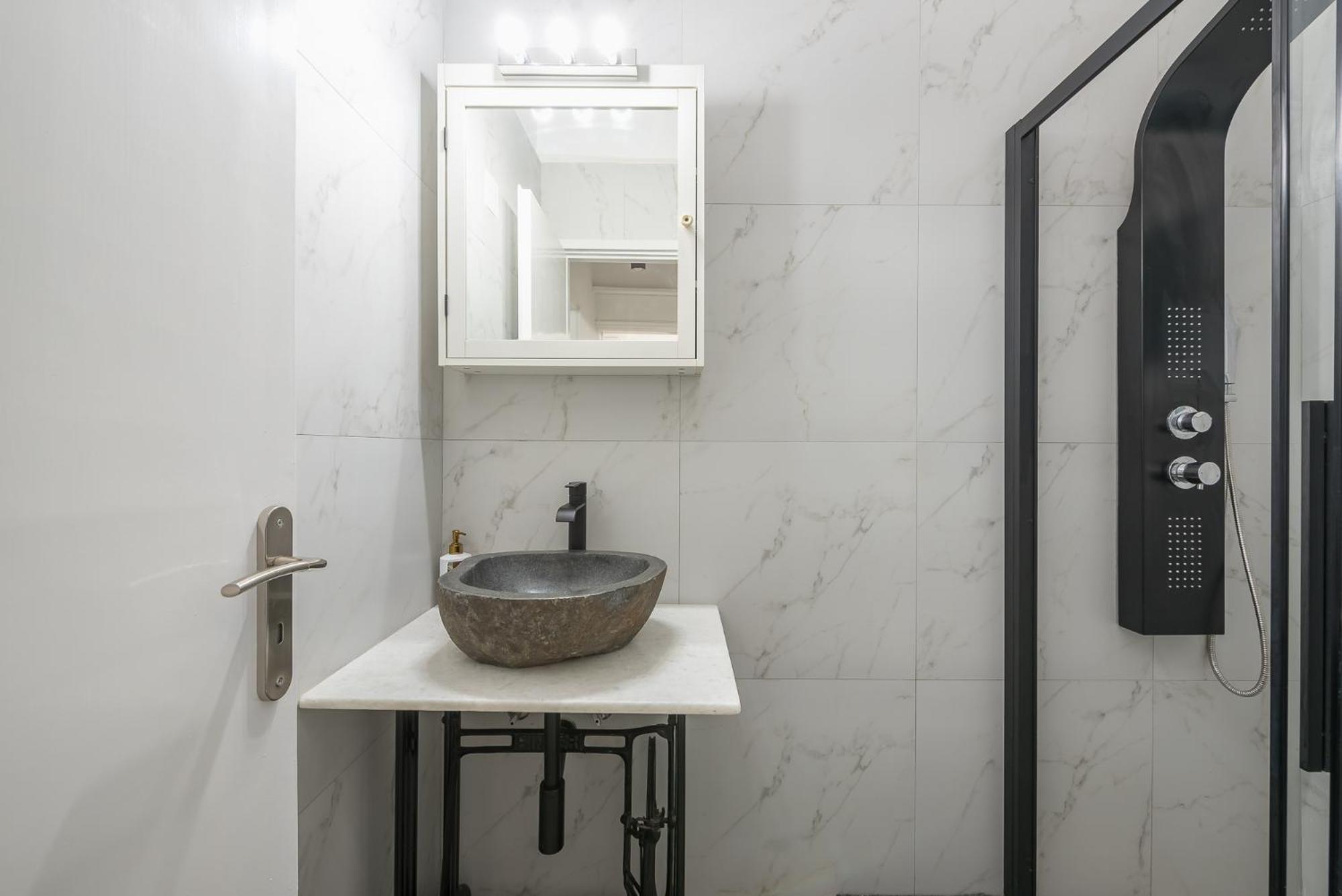 Stylish Luxury Apartment At Ampelokipi Metro Station Athén Kültér fotó